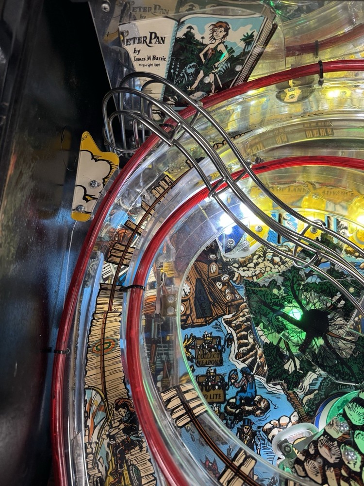 DATA EAST HOOK PINBALL MACHINE FULLY REFURBISHED PLAYS GREAT ROBIN WILLIAMS