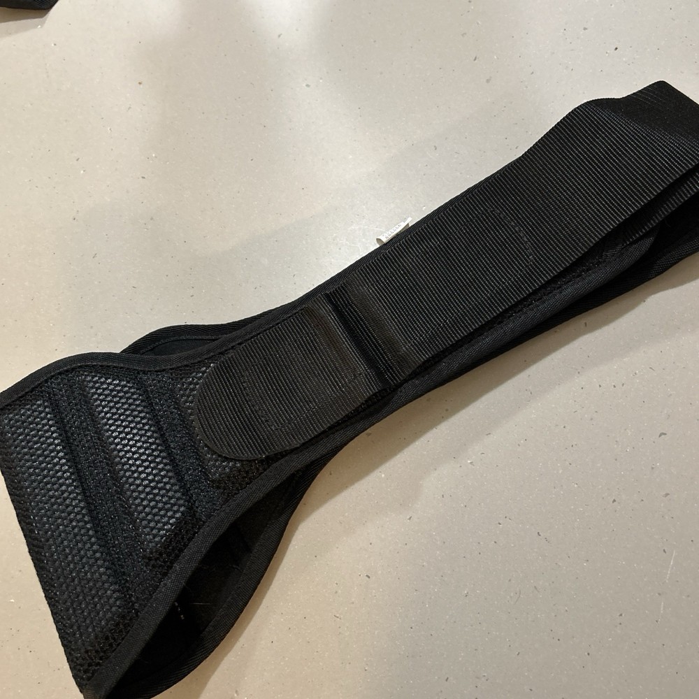 Nike Structured Weight Lifting Belt Adjustable Fit Black EUC Training