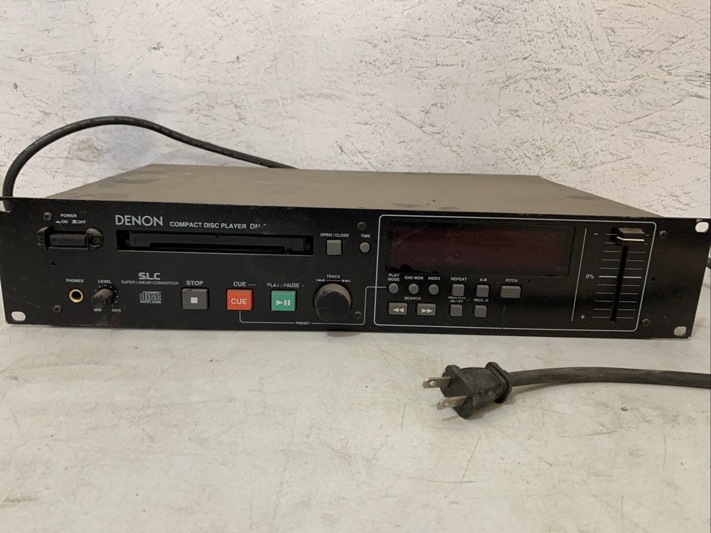 Denon DN-C630 Rackmount CD Player - POWERS ON