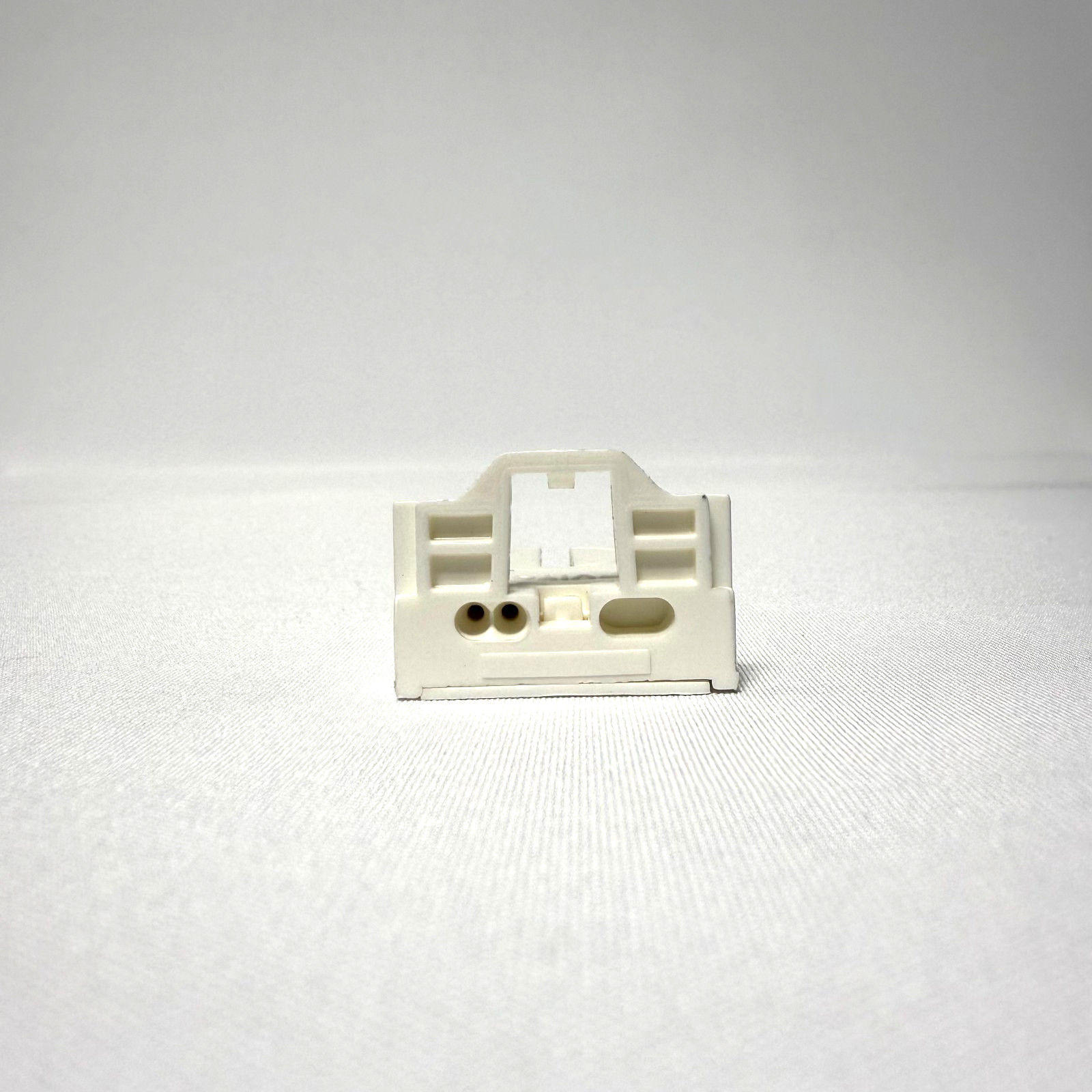 12 x Leviton 23661-SNP Shunted Lamp Holder T8/T12 LED Fluorescent Bi-Pin Socket