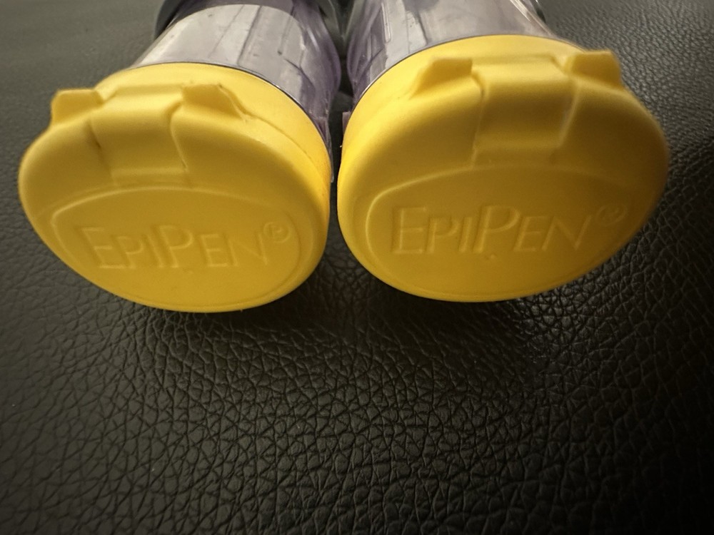 2 EpiPen Auto-Injector Plastic Case, Empty Tube Holder with Connector