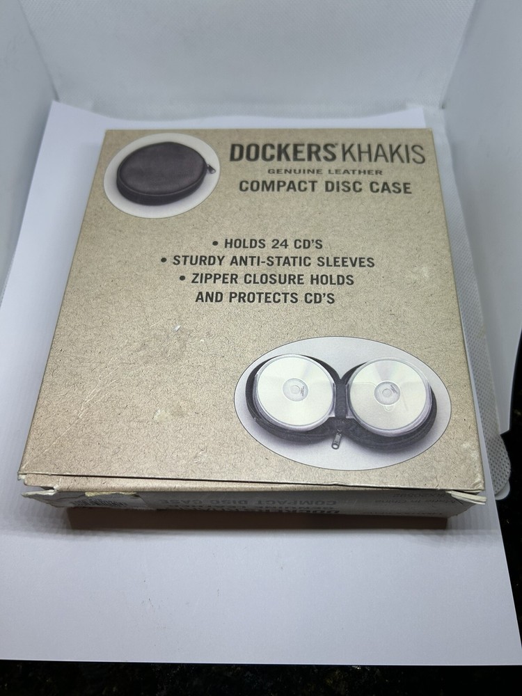 Dockers Khakis Genuine Leather 24 CD Case RX20592