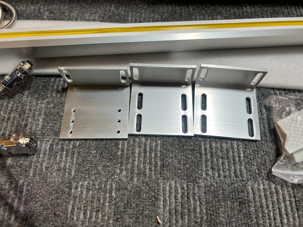 Box of 2 Linear Grating Scale / Silver / Bracket / Wiring Connector