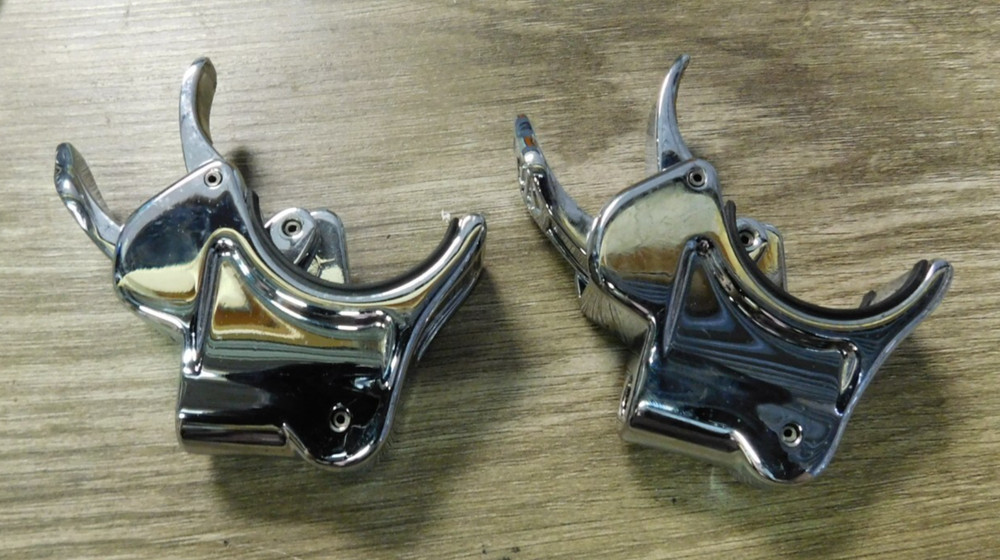 DYNA SUPER GLIDE WINDSSHEILD CLAMPS #57400006