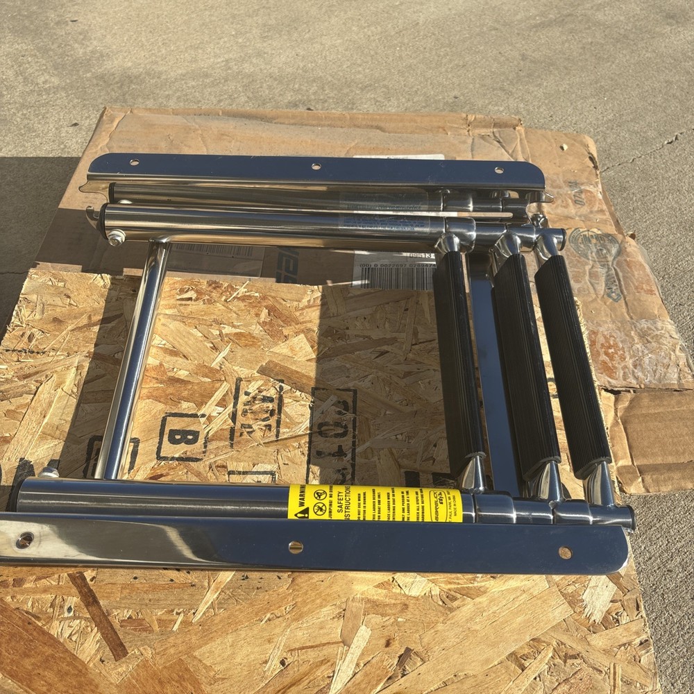 Garelick Locking Under Platform Sliding Ladder Model 12.643