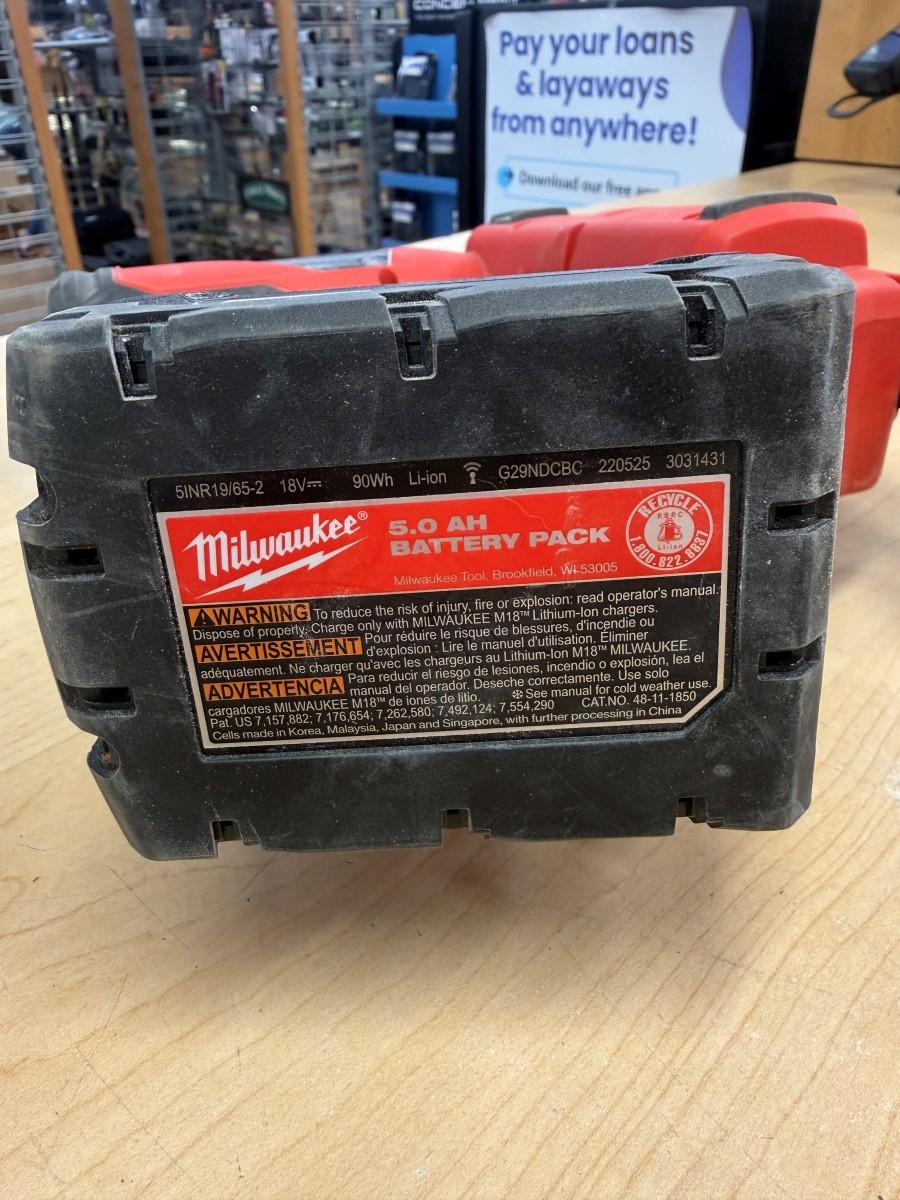 MILWAUKEE 2746-20 18GA BRAD NAILER W/ XC 5.0AH BATTERY BUNDLE (ECP018658)