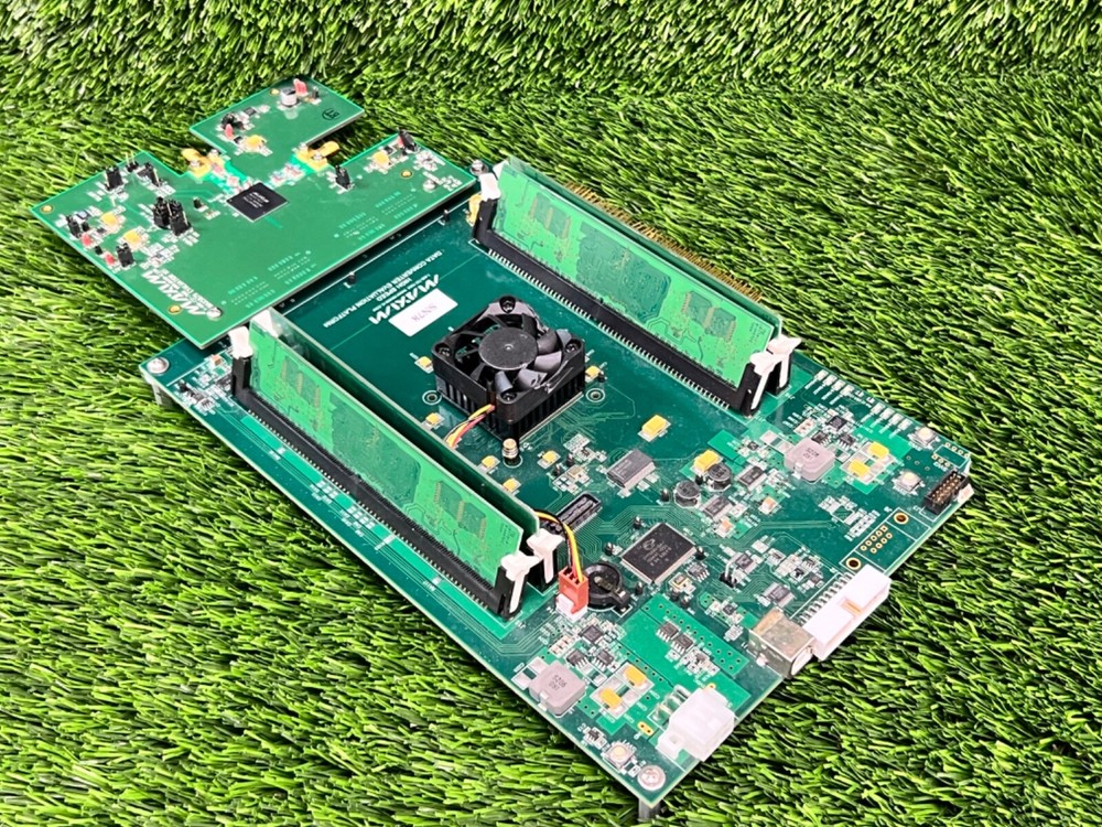 Maxim 5036A High Speed Data Converter Evaluation Platform w Maxim MAX5879 Kit