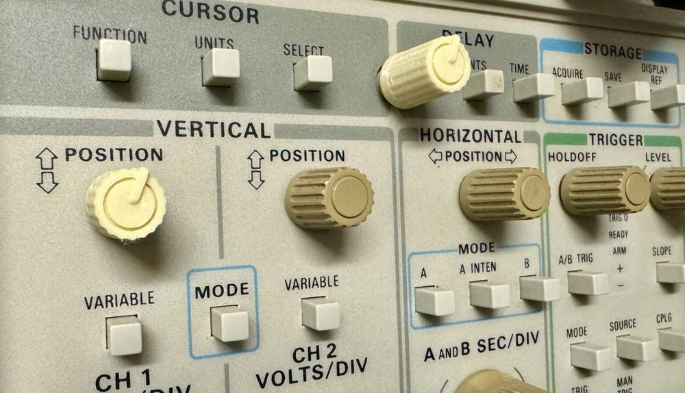 3 PCS Tektronix 366-2041-03 Knobs With Pointer 2465B, 2467B, 2445B, 2465A, 2467