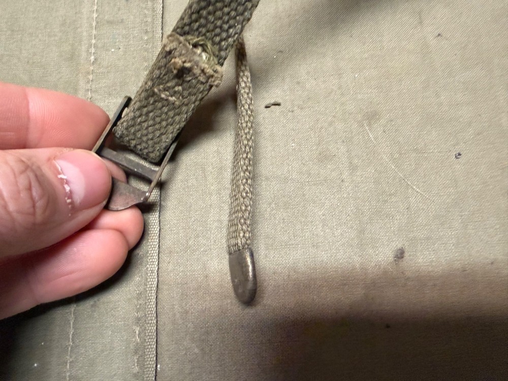 ORIGINAL WWII US ARMY AIRBORNE PARATROOPER EQUIPMENT LEG STRAP