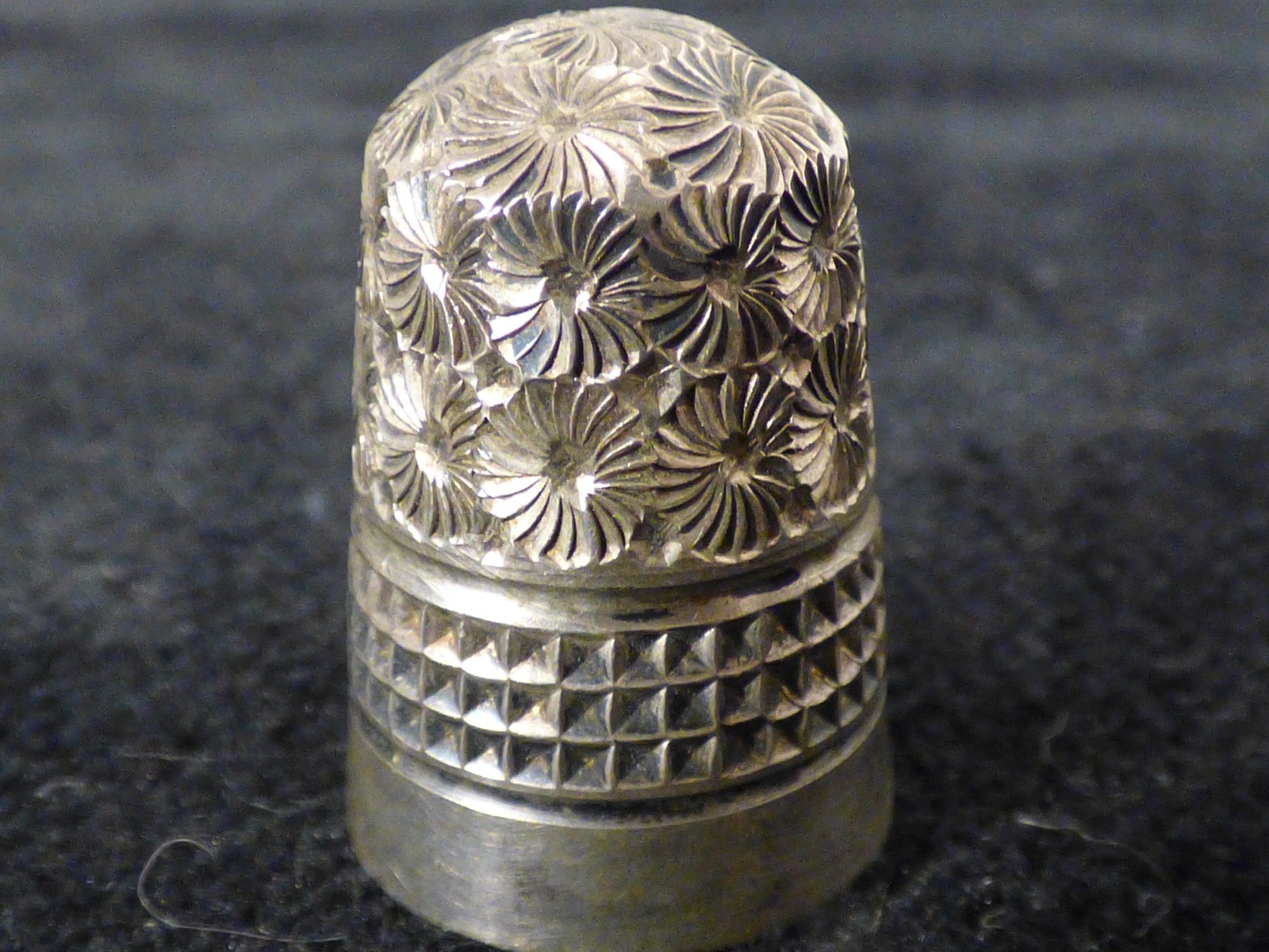 Antique Silver Thimble in Leather Case 1800s ? 10 CH Charles Horner