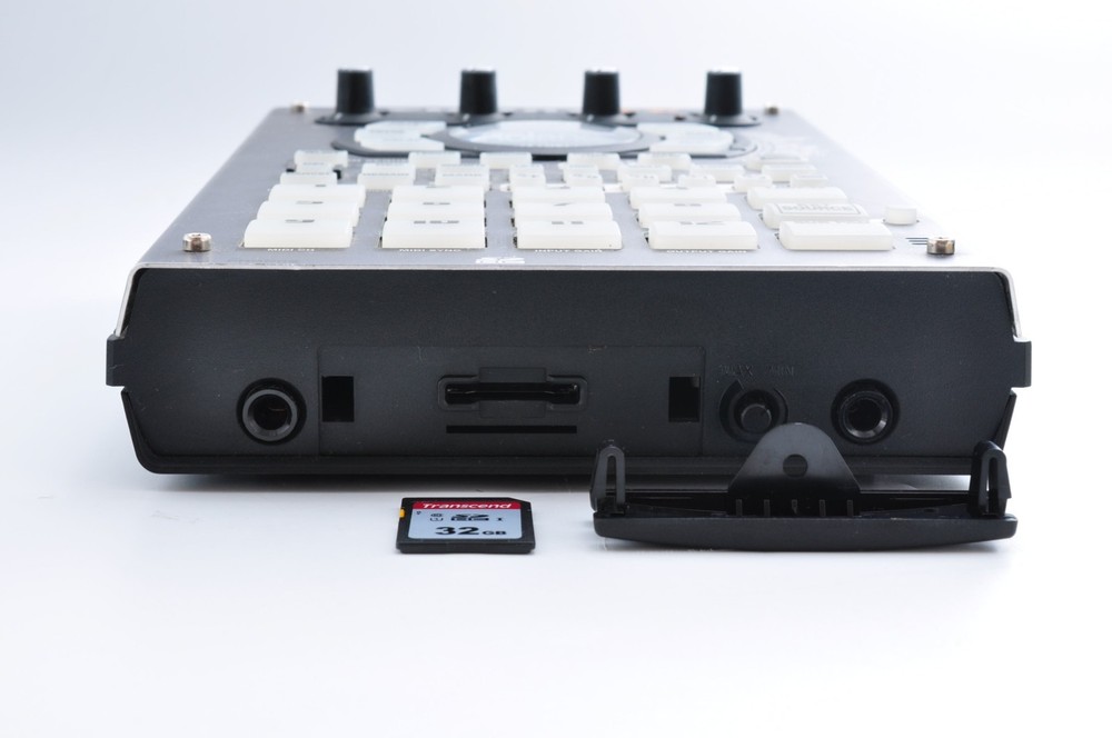 Roland SP-404SX Linear Wave Sampler 2020 w/Adapter + SD Card Working E8L2327