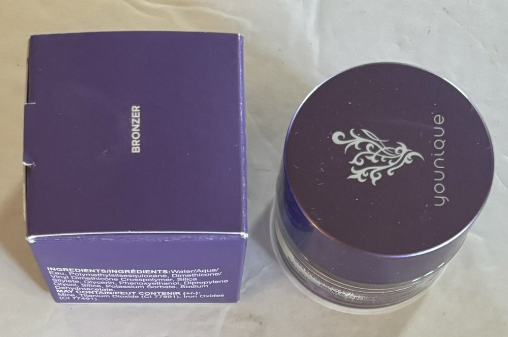 Younique .08 oz. Chilling Luminizer Bronzer Powder Unopened