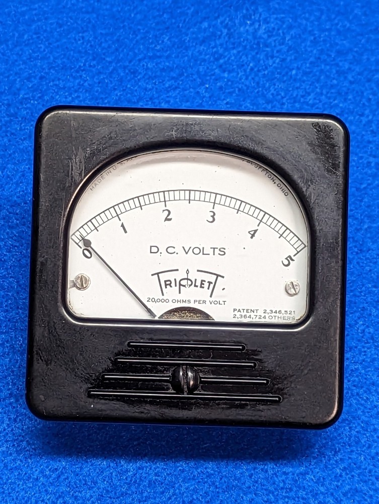 Triplett 5 VDC Panel Mount Voltmeter, Working