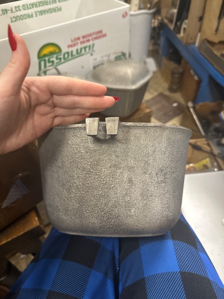 3 Silver seal heart shape? cookware pots With Handle