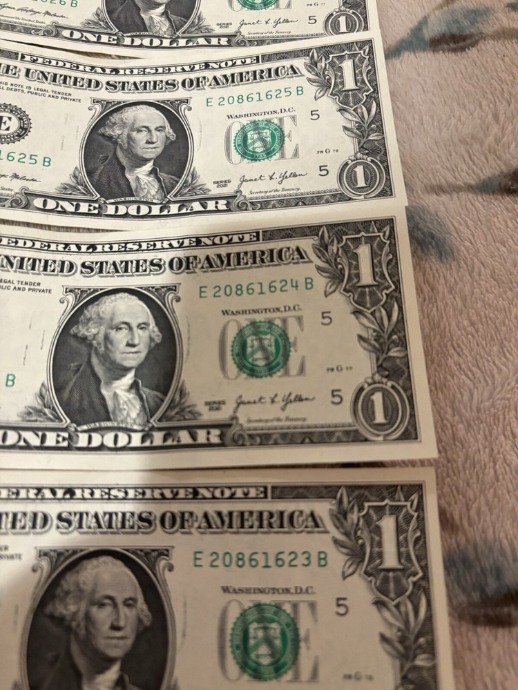 Consecutive 1 Dollar Bills
