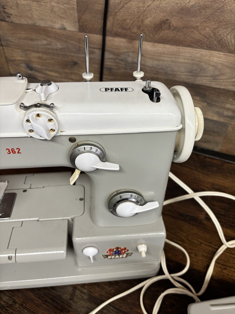 Vintage PFAFF 362 Automatic Sewing Machine IN GOOD CONDITION