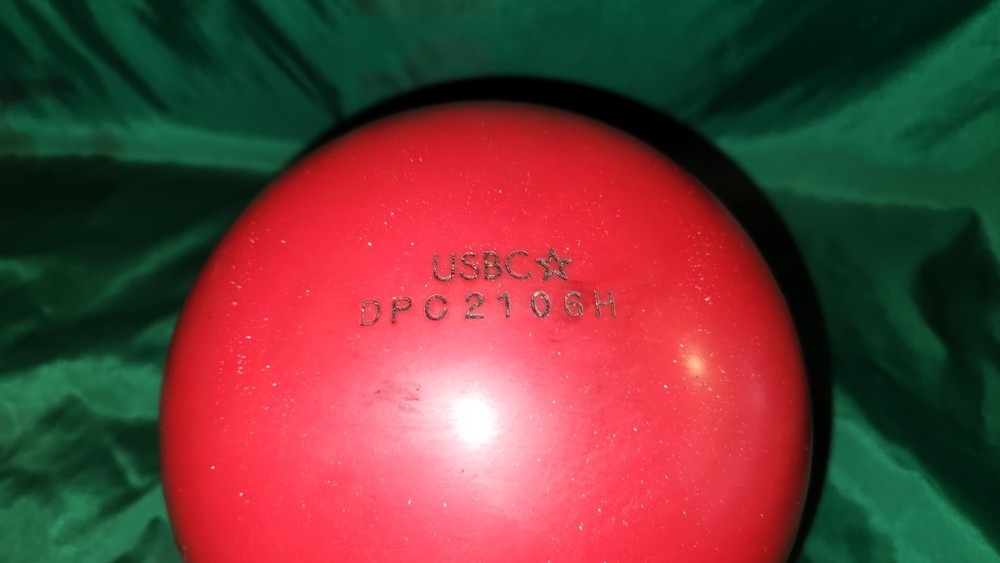 Hammer Black Widow Red Solid Urethane Overseas Bowling Ball 15 lbs Span 4 Inches