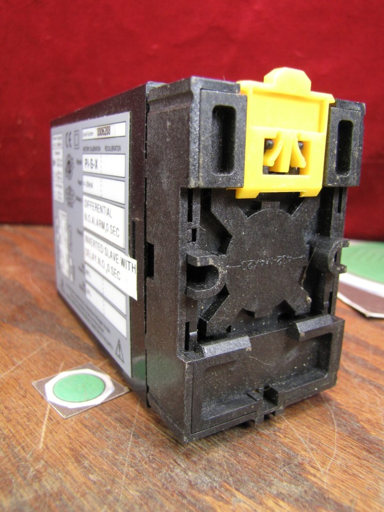 Systematic Programmable Isolating Dual Setpoint Alarm Unit w Socket Model PI-S-X