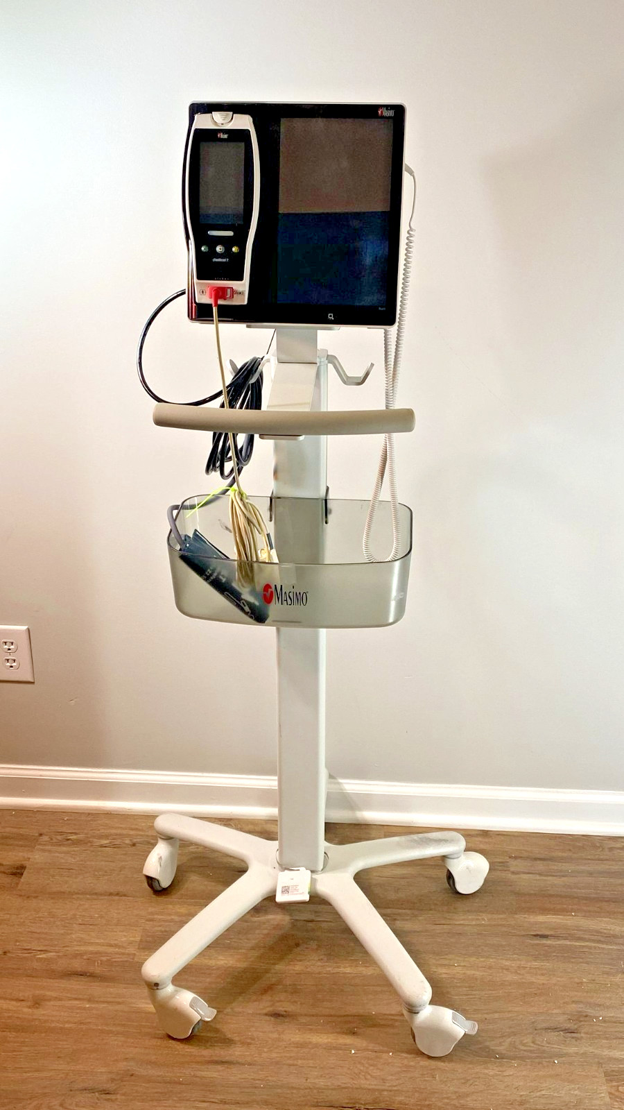 Masimo Root RDS7A Radical-7 Touchscreen w/Stand & Accessories