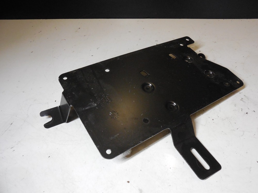 2007 VW Audi A4 Amp Amplifier Mounting Bracket 8E5 035 464