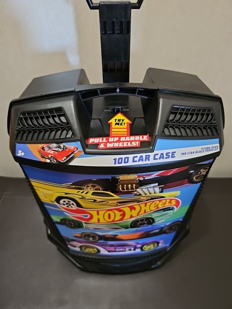 Hot Wheels 100 Car Rolling Storage Case