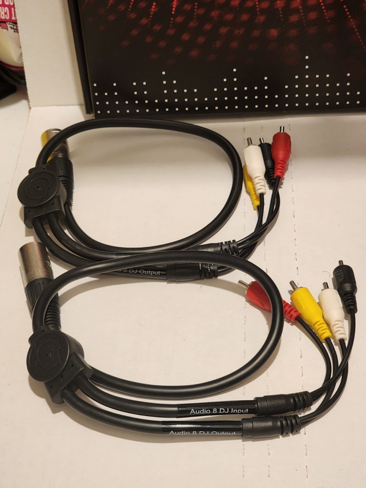 🔥Traktor Scratch Pro 2 Audio 8, software, x4 control vinyl w/ box OG cables