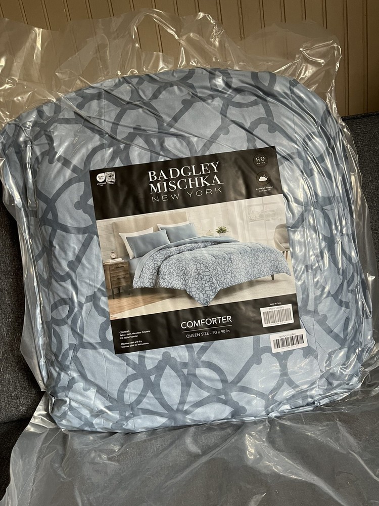 Badgley Mischka New York comforter