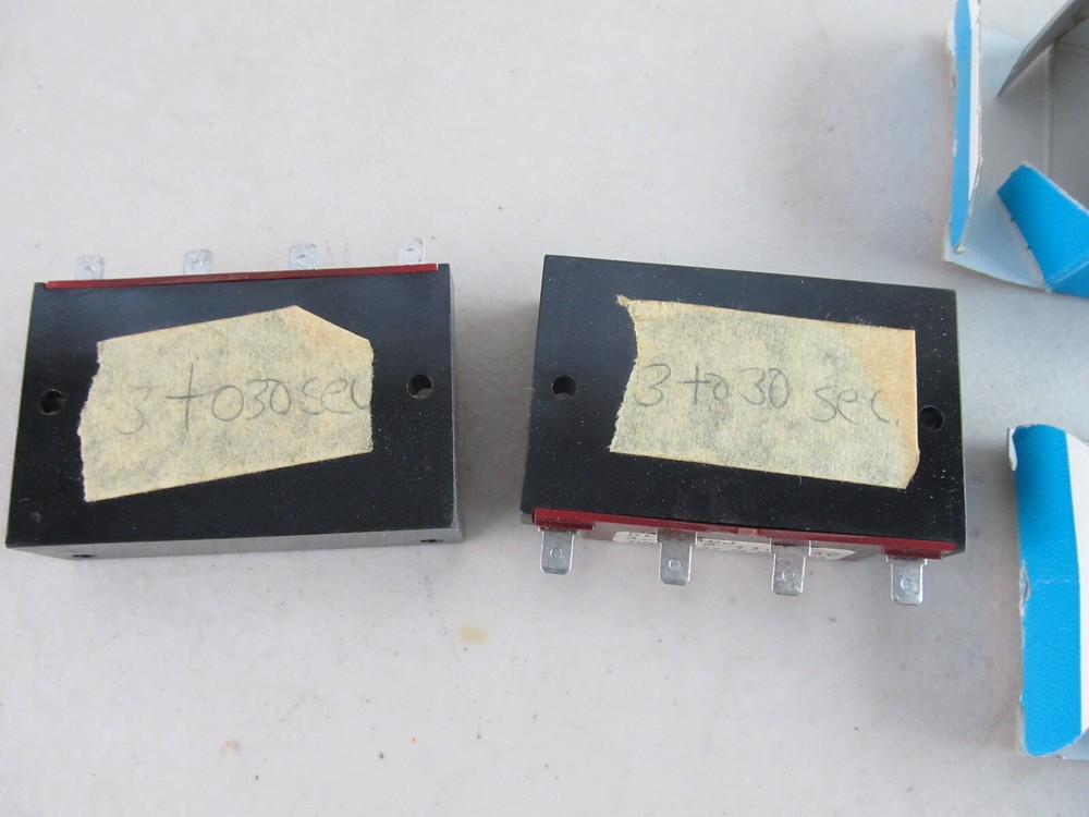 QTY=2 NEW ARTISAN SOLID STATE TIME CAPSULE MODEL Rem Adj 3-30 Seconds 115VAC