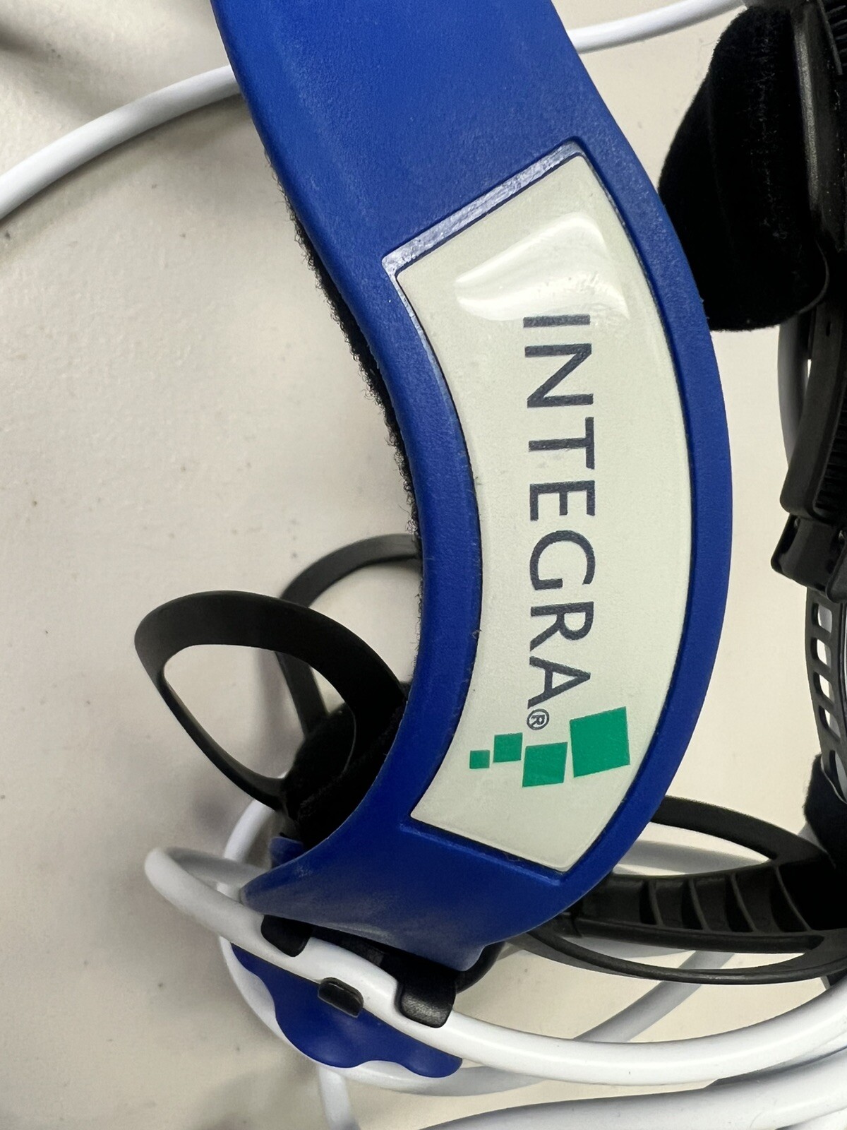 Integra Luxtec UltraLite Pro Headlight w/Cable AX2100BIF