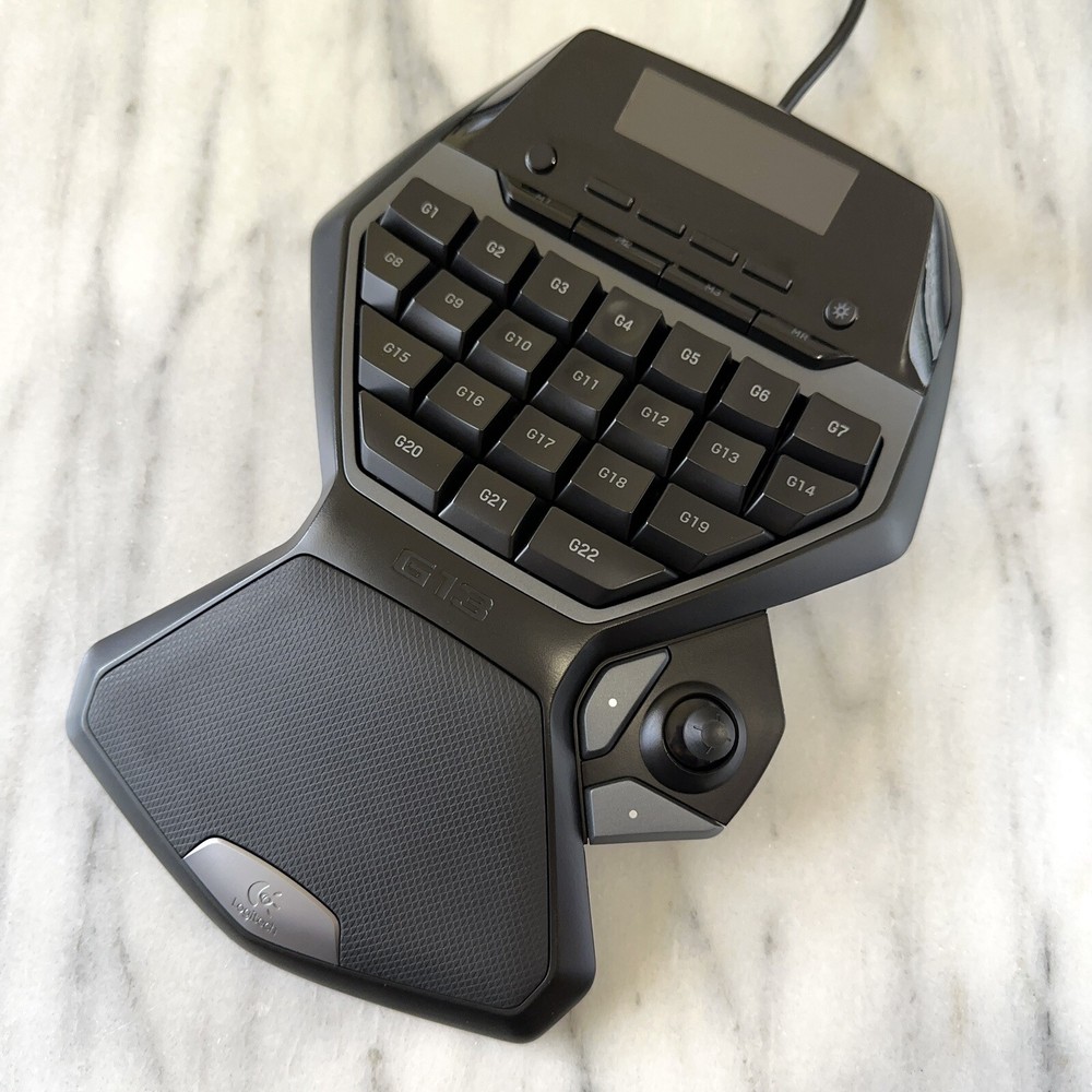 Logitech G13 USB Programmable Gameboard with LCD Display