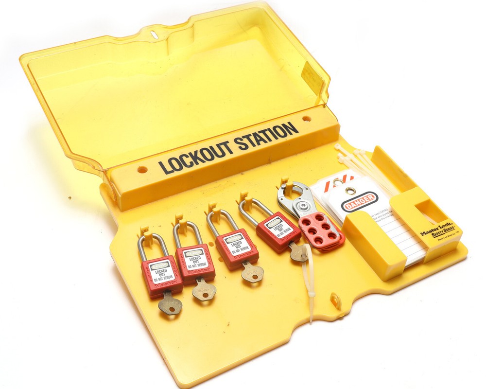 Master Lock 1482BP410 Wall Mounted Lockout Station