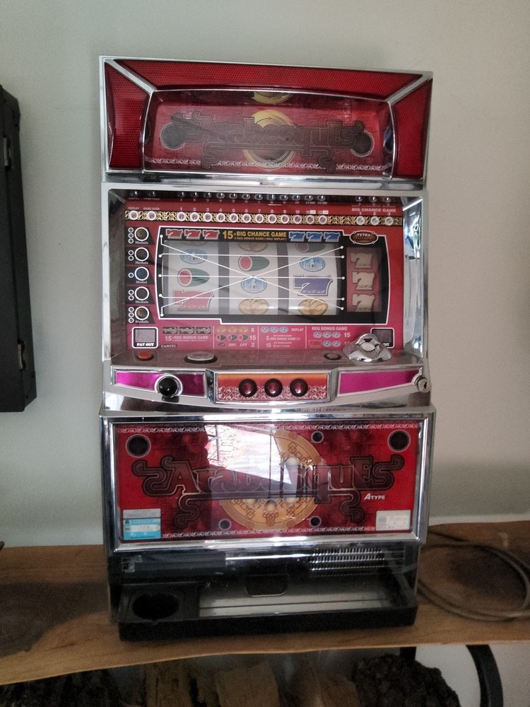 Slot Machine (Inoperable Game)