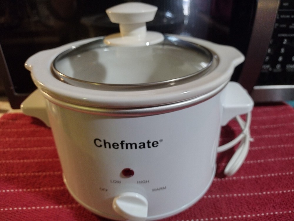 Chefmate 1.5 Quart Slow Cooker Mini White Ceramic 3 Settings