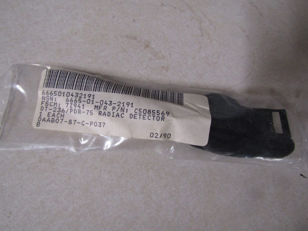 GENUINE US MILITARY ARMBAND RADIAC DETECTOR DT-236 PDR-75 COLD WAR ERA MANCAVE