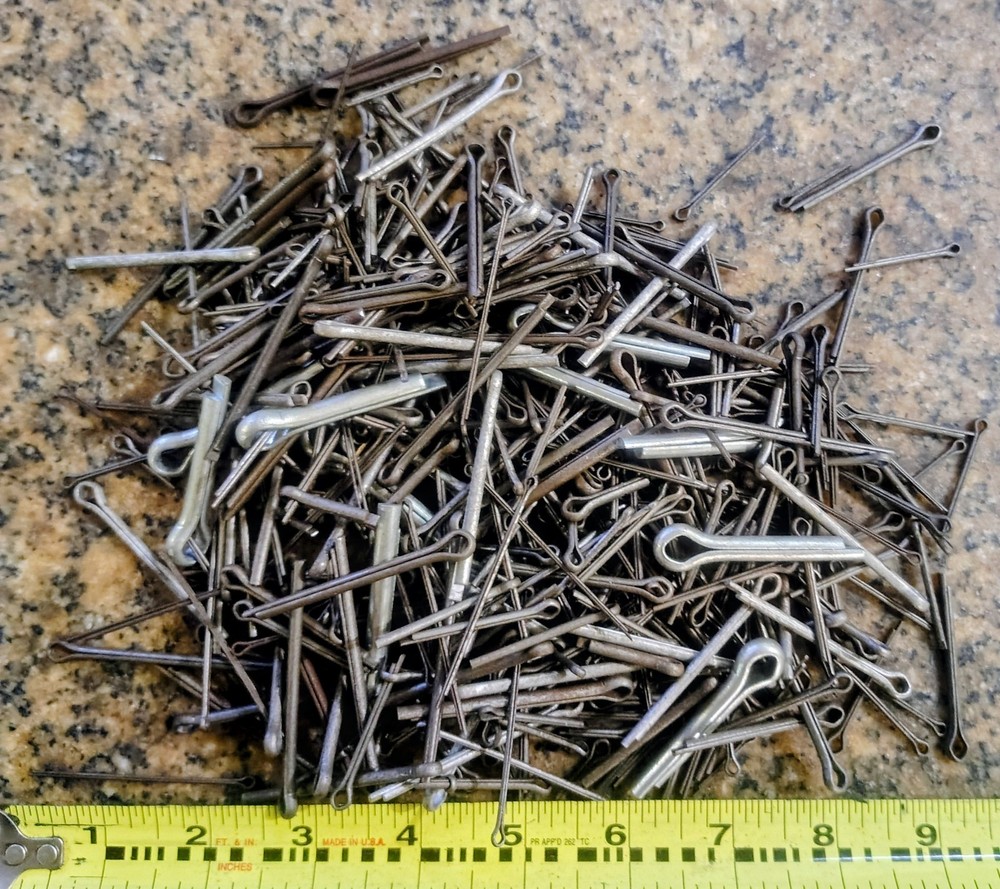 🗽A BUNCH OF COTTER PINS UNUSED