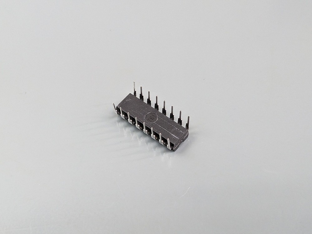 (10) SN74LS379 IC 4-Bit Register ICs, Clock Enable, Comp Outputs, TI, NOS
