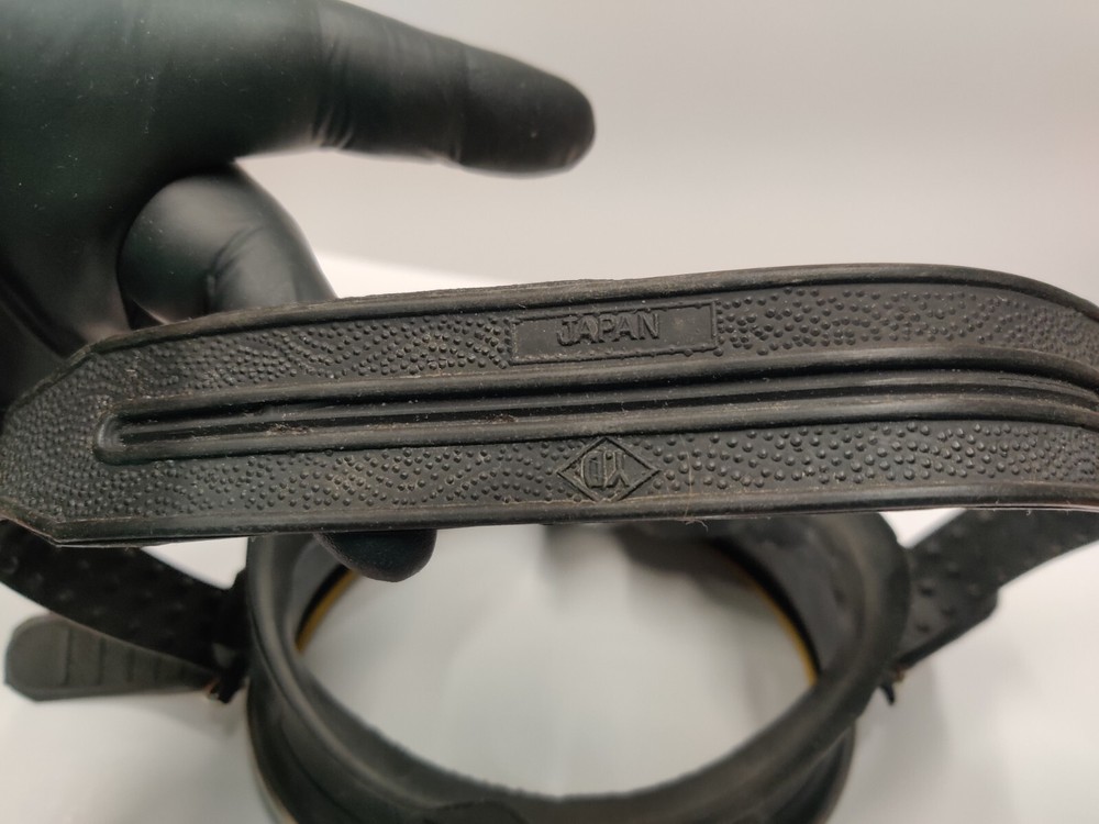 VTG Neptune Mask Scuba Diving Divers Triangular Round Rare Shape Adjustable