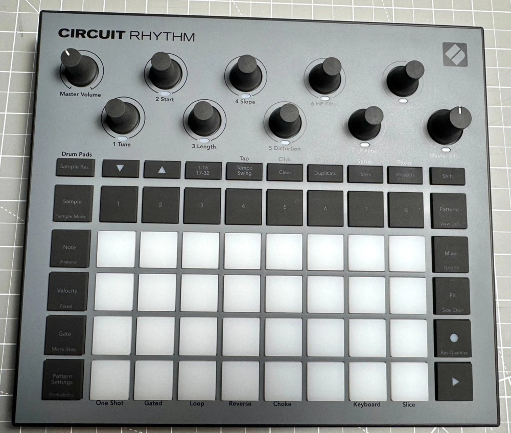 Novation Circuit Rhythm Beatmaking Sampler Groovebox Drum Machine Sequencer