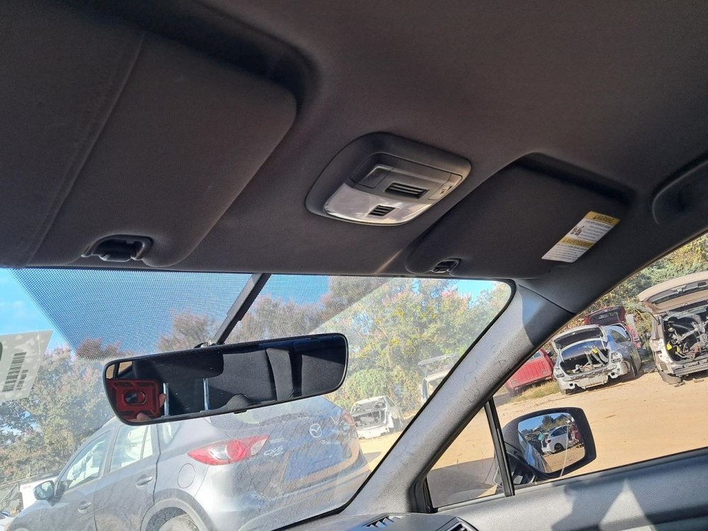 V60 2019 Glove Box 4785945