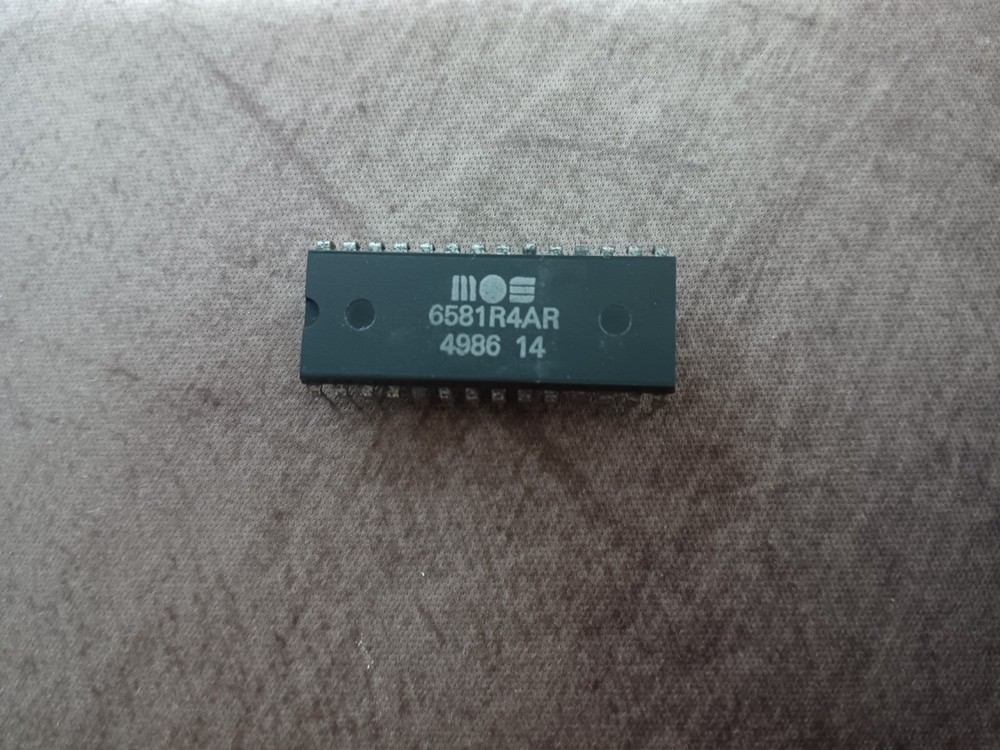 TESTED and WORKING Commodore 64 6581R4AR SID Chip
