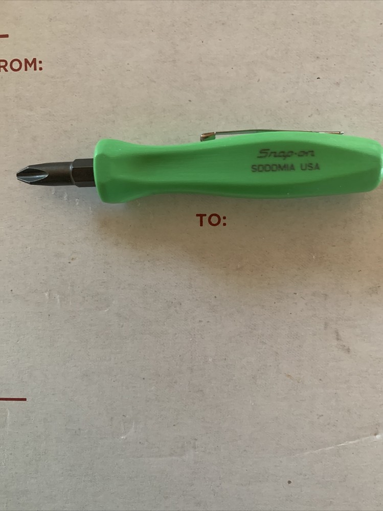 Snap-on Pocket Screwdriver. Reversible Bit. Green