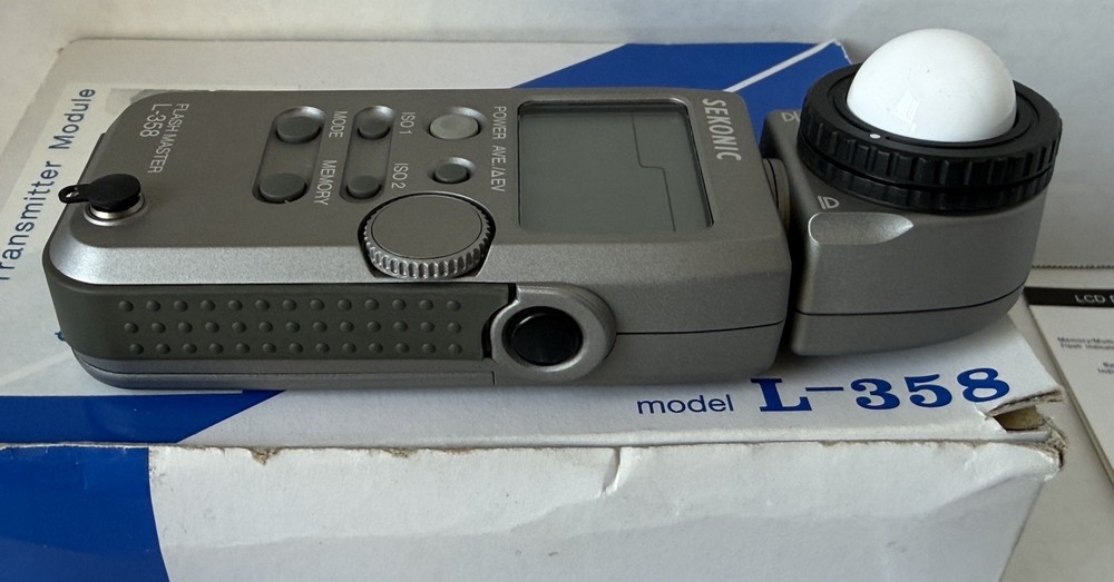 Sekonic L-358 Flash Master Digital Light Meter Silver Mint Condition