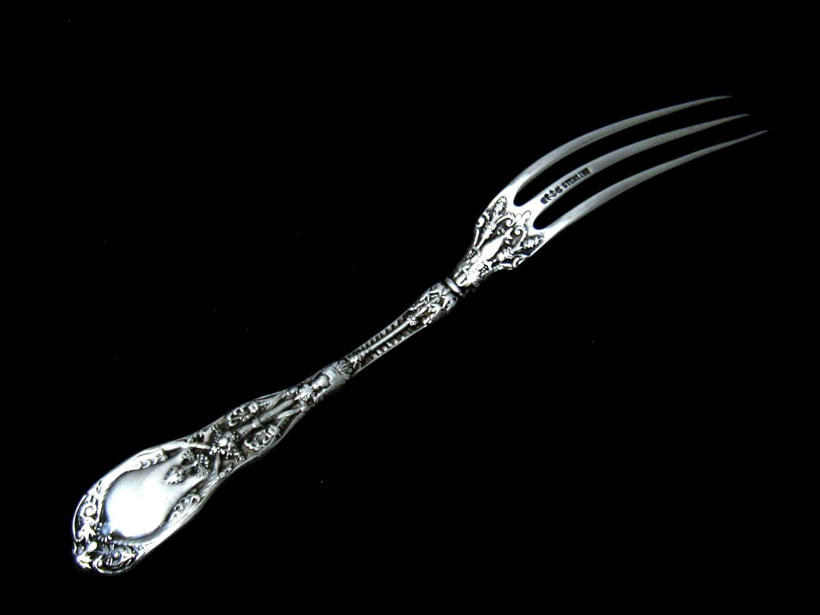 ❤️ MYTHOLOGIQUE 1894 GORHAM STERLING STRAWBERRY FORK 4 ½”