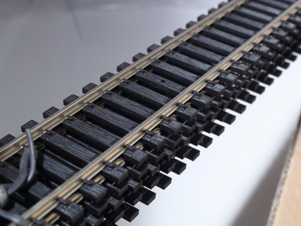 HO ATLAS # 168 CODE 100 BLACK TIES SUPER FLEX TRACK 25 PCS