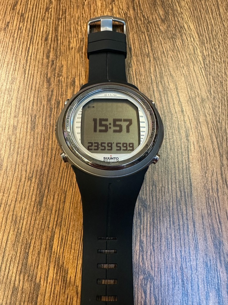 Suunto DX Dive Computer - Silver Elastomer w/ USB - Open Box