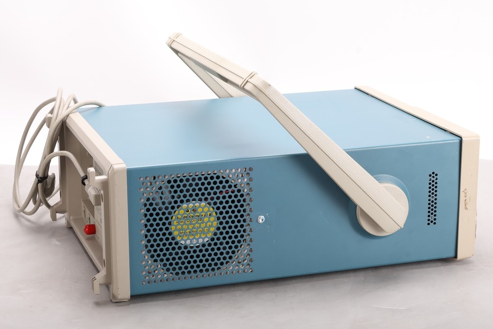 Tektronix / Sony AWG2021 Arbitrary Waveform Generator With Power Cable