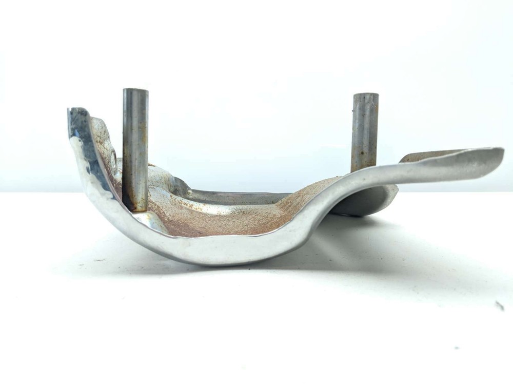 09 Suzuki VZ1500 Boulevard 1500 Mount Bracket (Location)