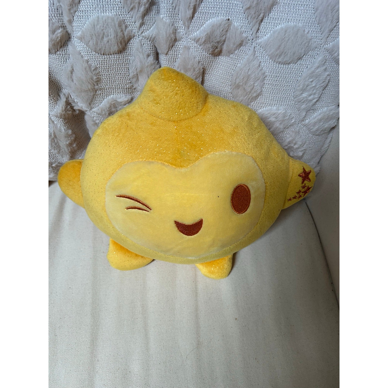 Lot of 2 stuffed plushes