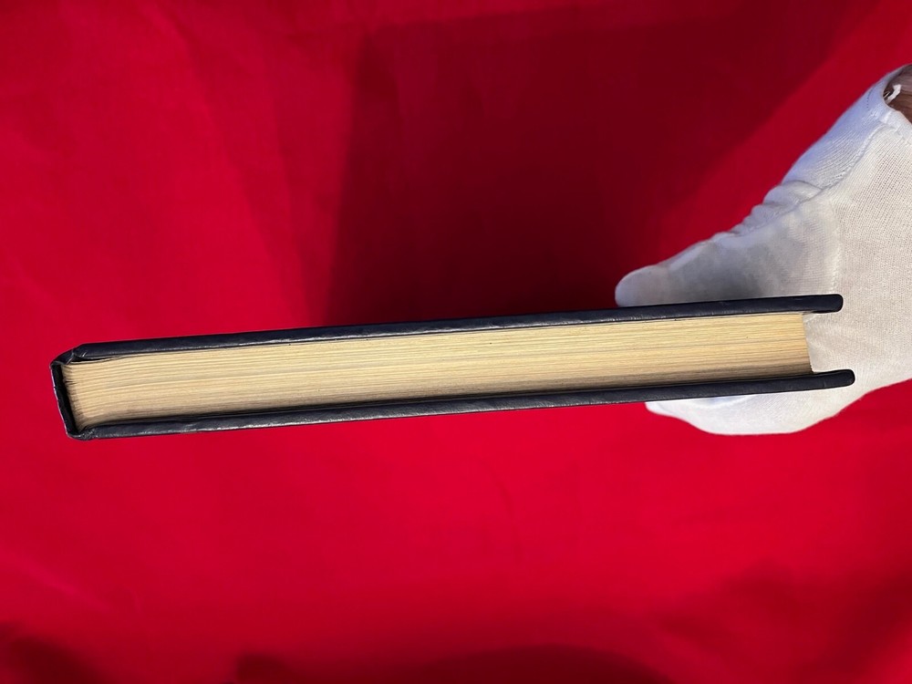 USS KITTY HAWK (CV-67) 1975 WESTPAC CRUISE BOOK