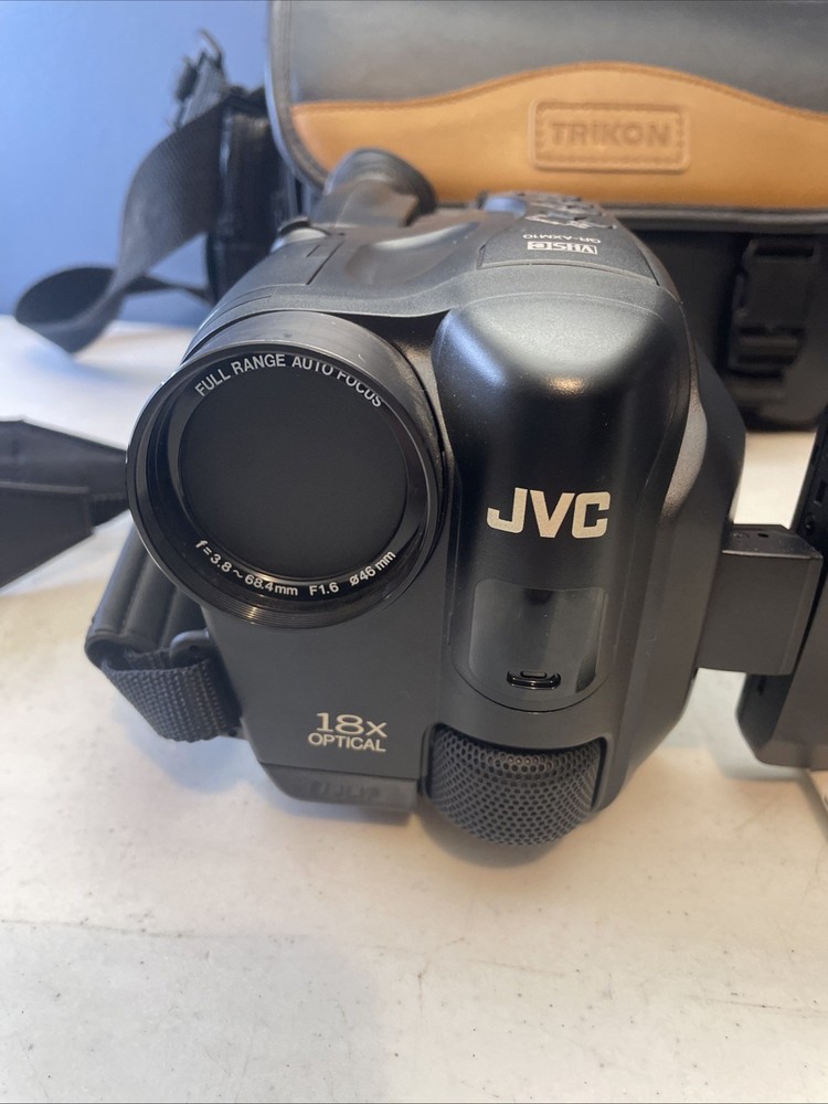 JVC Compact VHS Camcorder W/ Bag, Paperwork Untested GR-AXM10 Dead Battery?